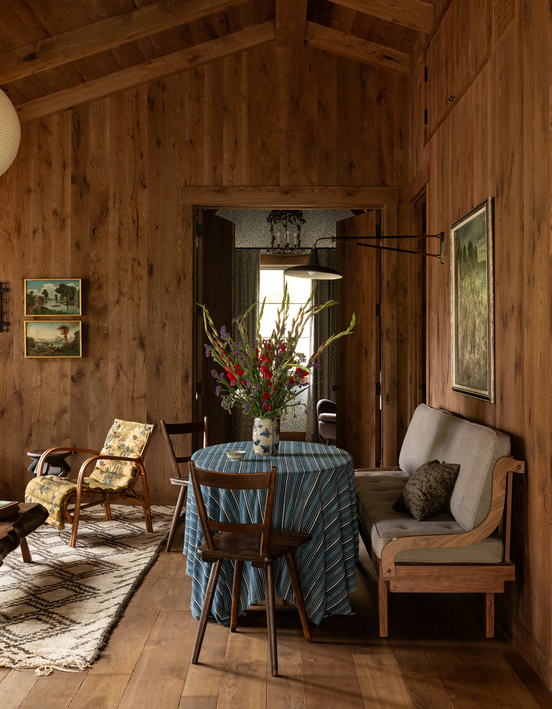 Bellevue Carriage House - Heidi Caillier