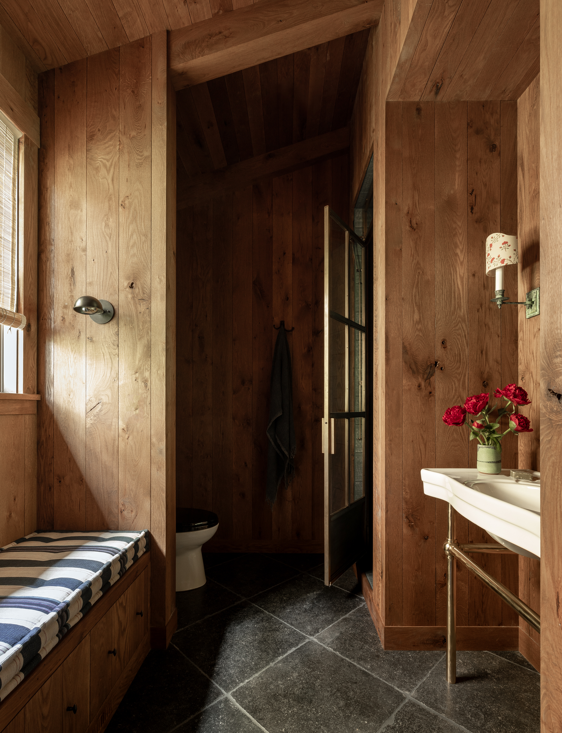 Bellevue Carriage House - Heidi Caillier